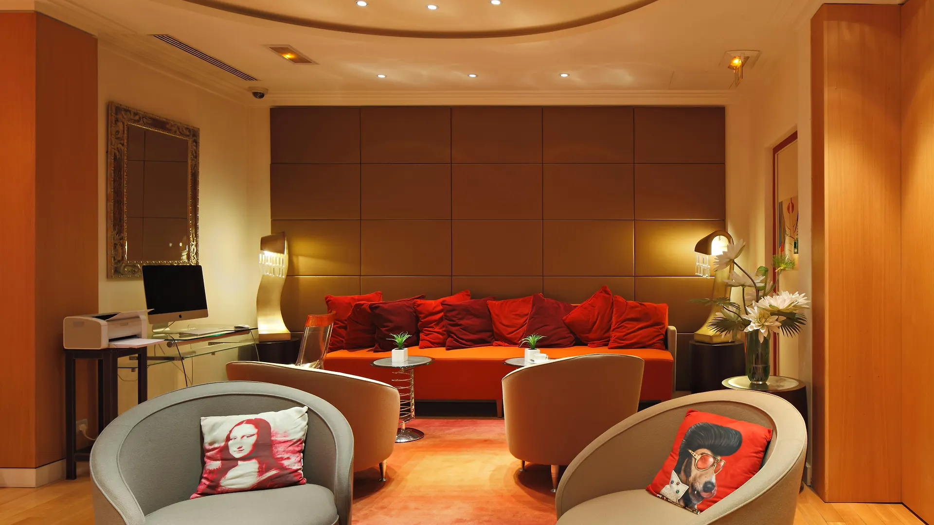Westside Arc De Triomphe Hotel