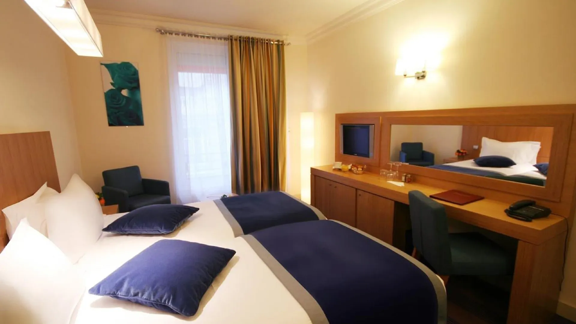 Westside Arc De Triomphe Otel Paris