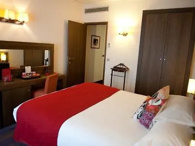 Westside Arc De Triomphe Otel