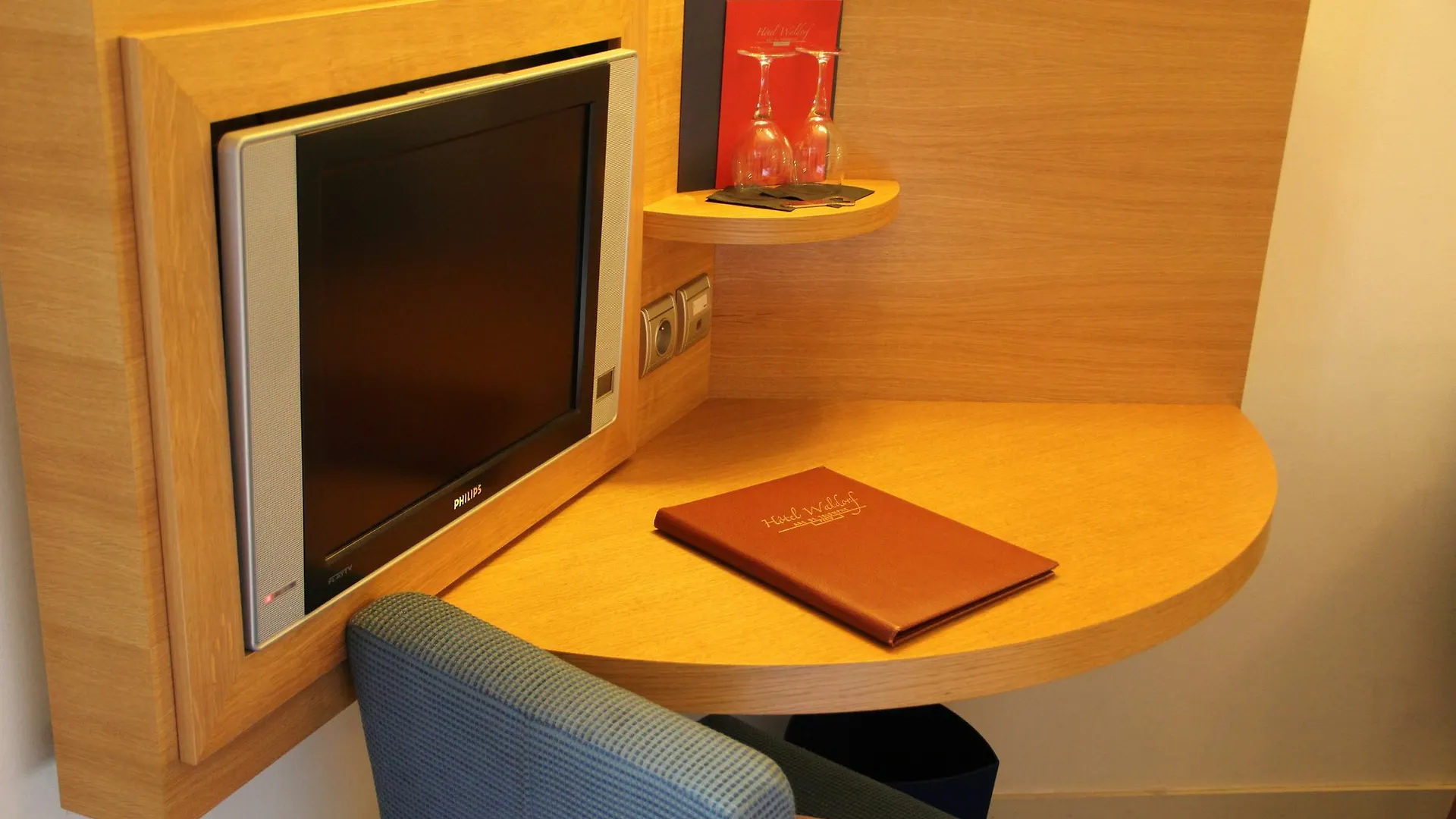 Otel Westside Arc De Triomphe
