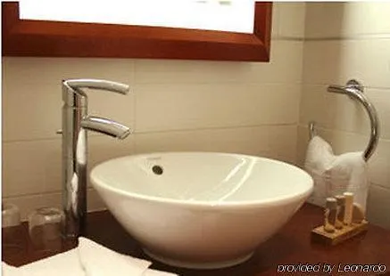 Westside Arc De Triomphe Szálloda 4*