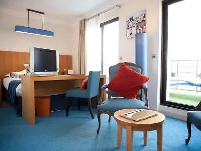 Szálloda Westside Arc De Triomphe 4*